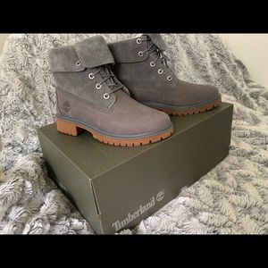 Woman’s Size 6 Grey Timbs